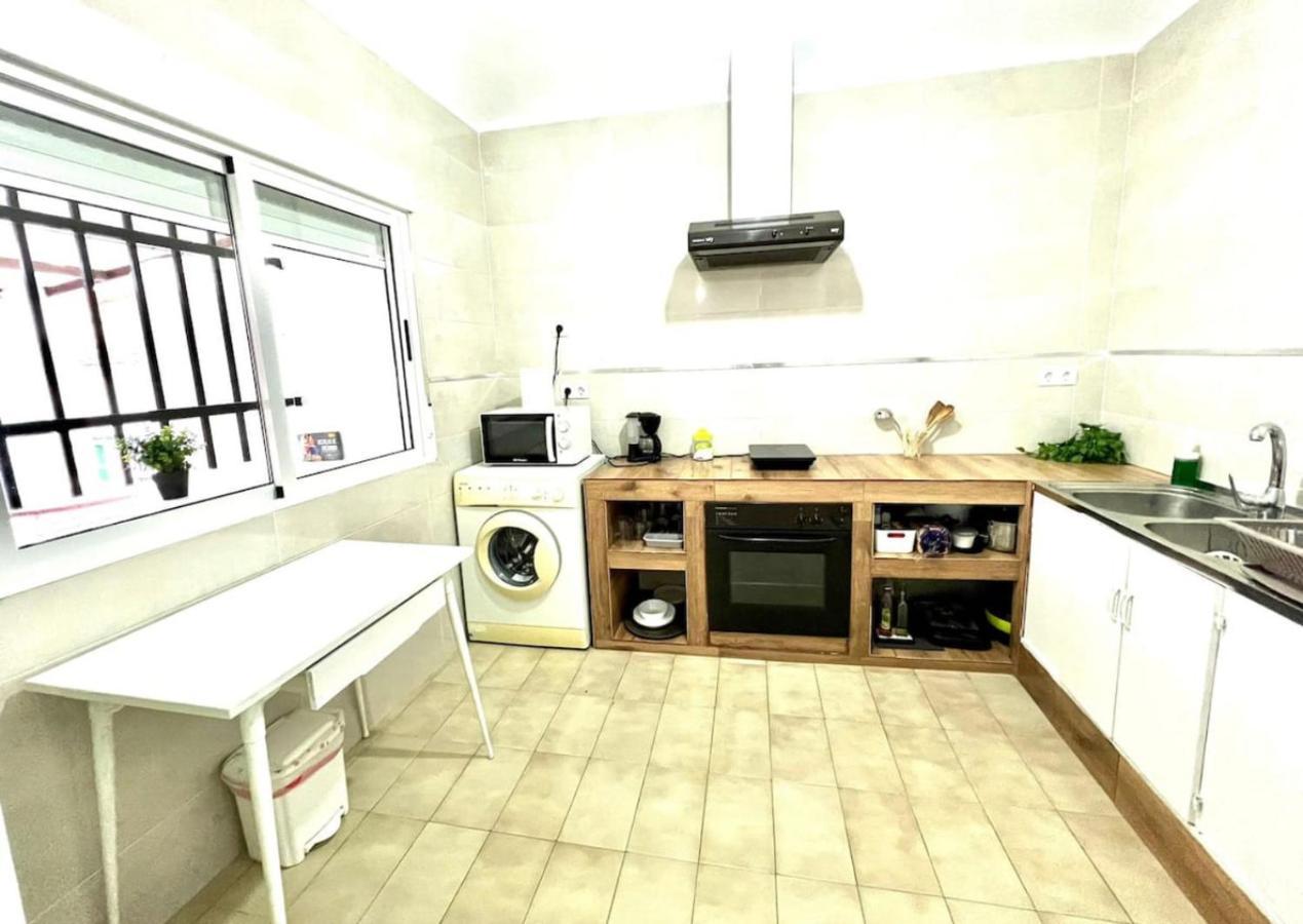 Apartamento Deluxe Terraza Y Bbq Santa Amalia Luaran gambar